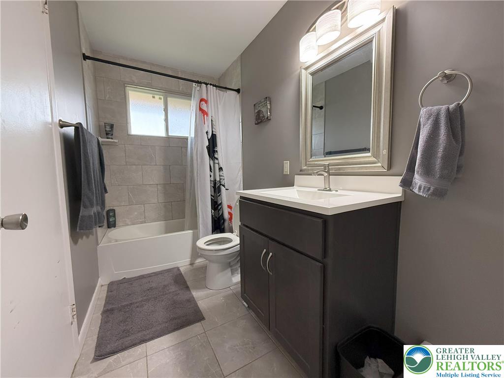 3017 Birch Street Whitehall, PA 18052 - Photo 7 of 9