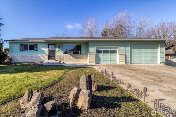 $449,500 | 365 Highland Park Drive, College Place, WA 99324