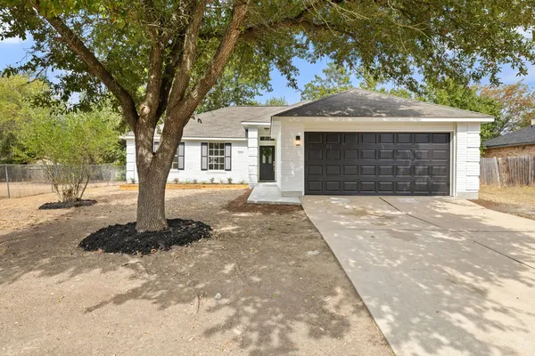 $2,400 | 1006 Cottonbowl Drive, Taylor, TX 76574