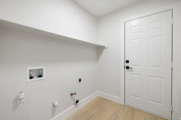 $2,300 | 1006 Cottonbowl Drive, Taylor, TX 76574