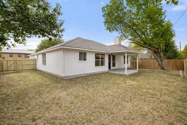 $2,300 | 1006 Cottonbowl Drive, Taylor, TX 76574