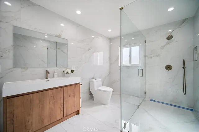 $1,799,950 | 17158 Citronia Street, Northridge, CA 91325