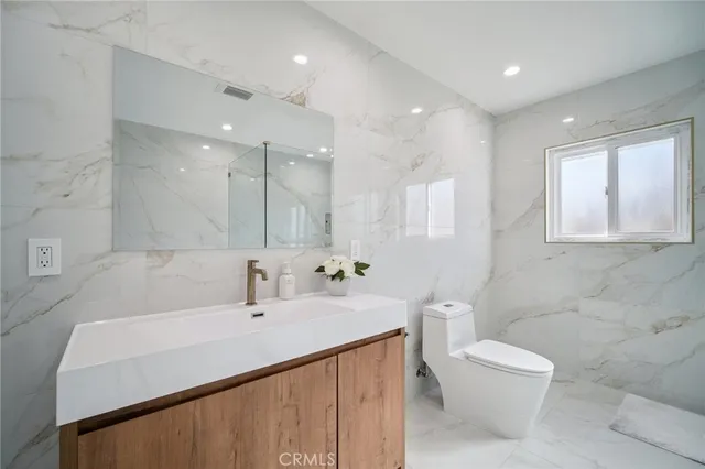 $1,799,950 | 17158 Citronia Street, Northridge, CA 91325