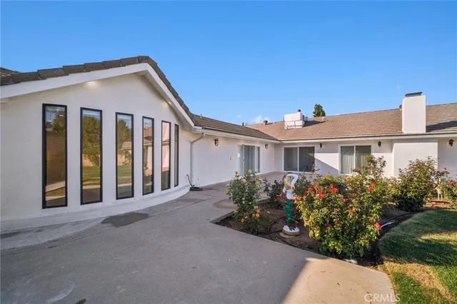 $1,799,950 | 17158 Citronia Street, Northridge, CA 91325