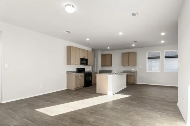 $331,560 | 193 Lavender Lane, Elgin, TX 78621