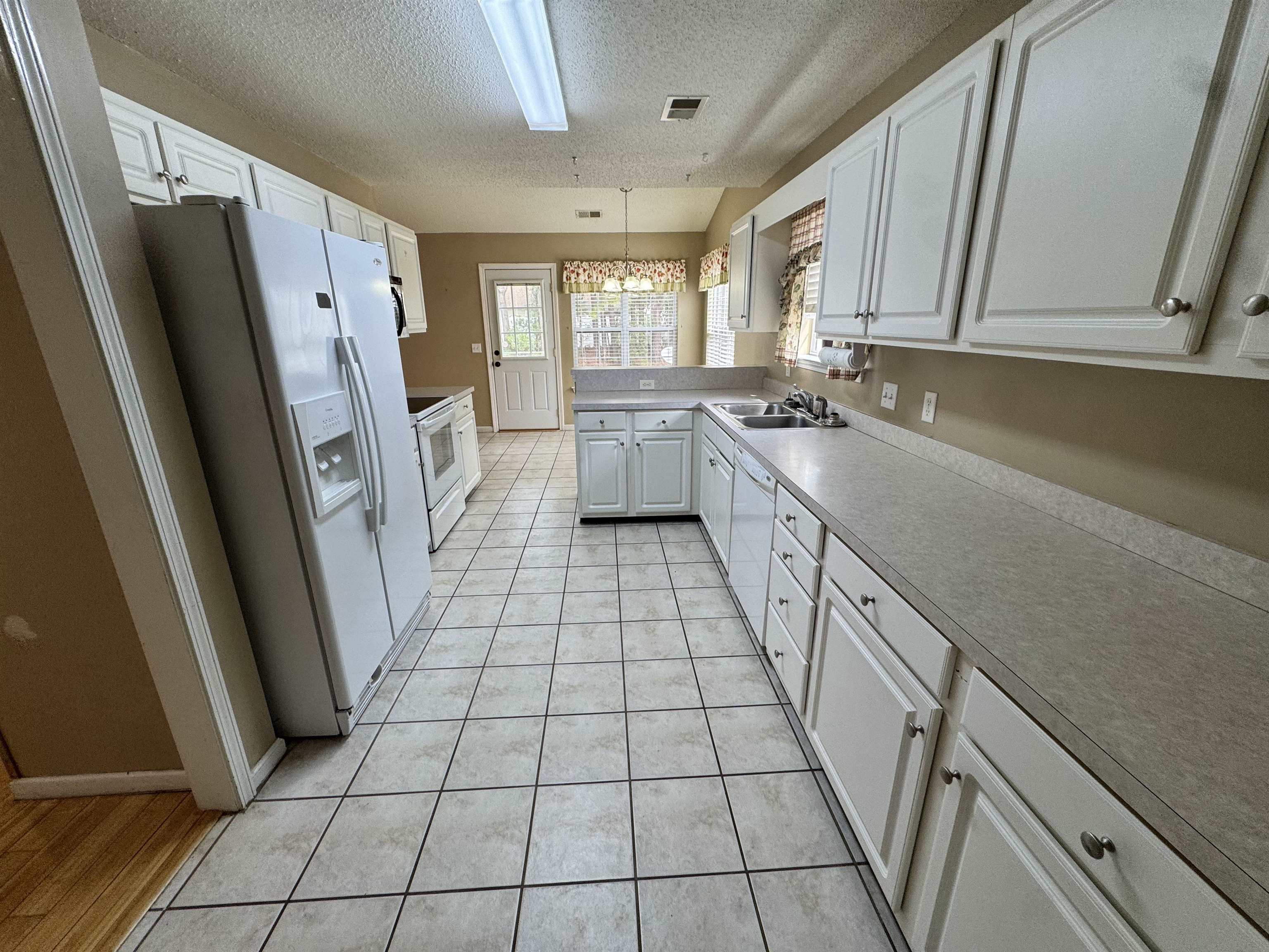 570 Ridge Drive Myrtle Beach, SC 29588 - Photo 8 of 32 Gallery Image 8