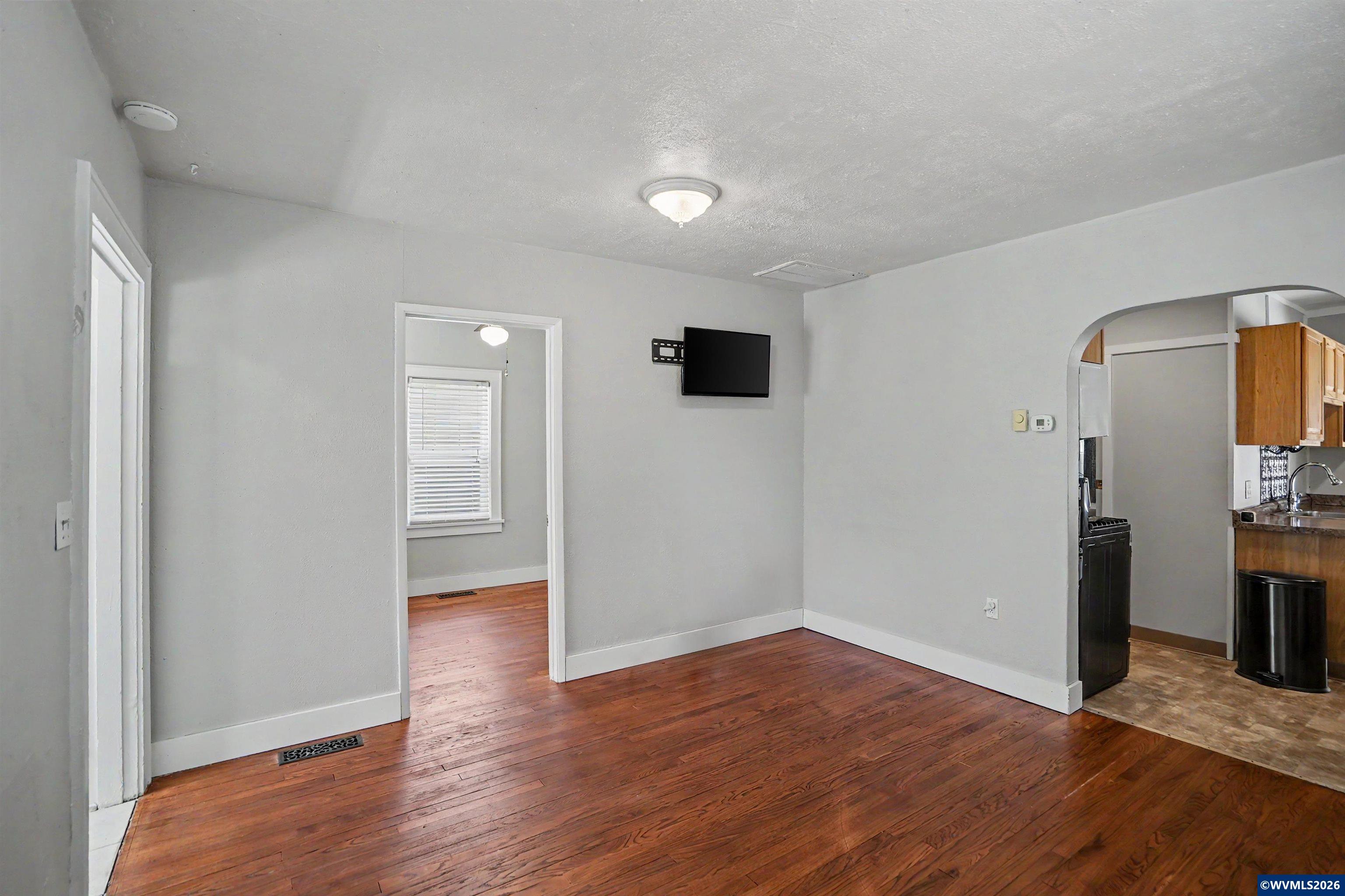 2155 Mill Street Southeast Salem, OR 97301 - Photo 10 of 29