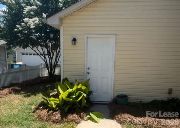 $2,295 | 8734 Arrowhead Pl Lane, Cornelius, NC 28031