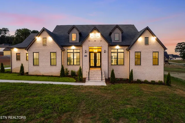 $1,199,900 | 1014 Herbert Drive, Greenback, TN 37742