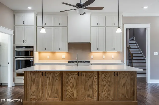 $1,199,900 | 1014 Herbert Drive, Greenback, TN 37742