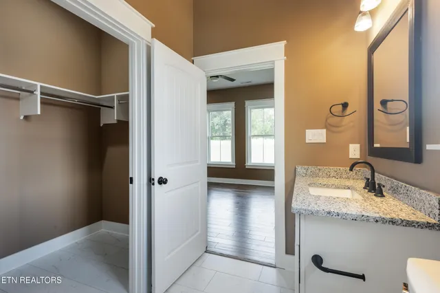 $1,199,900 | 1014 Herbert Drive, Greenback, TN 37742