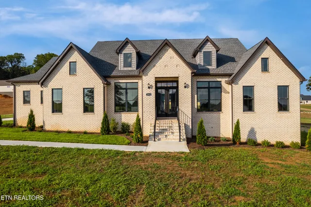 $1,199,900 | 1014 Herbert Drive, Greenback, TN 37742