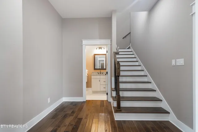 $1,199,900 | 1014 Herbert Drive, Greenback, TN 37742