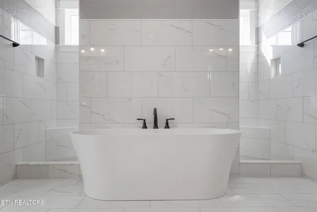 $1,199,900 | 1014 Herbert Drive, Greenback, TN 37742