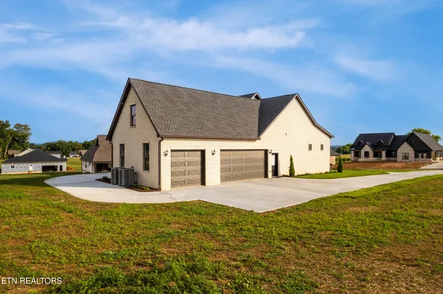 $1,199,900 | 1014 Herbert Drive, Greenback, TN 37742