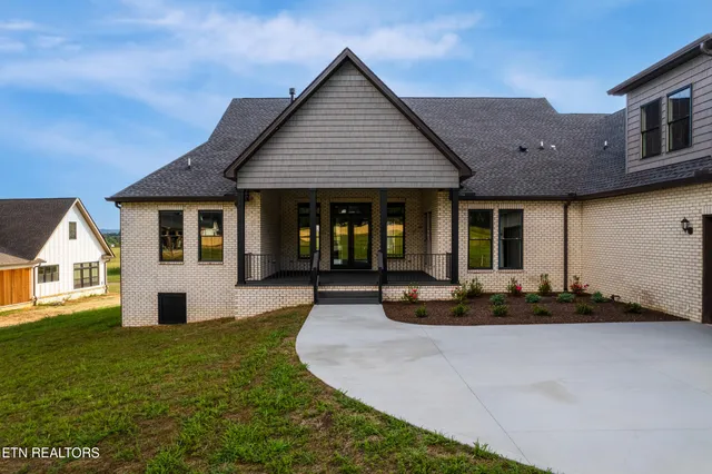 $1,199,900 | 1014 Herbert Drive, Greenback, TN 37742
