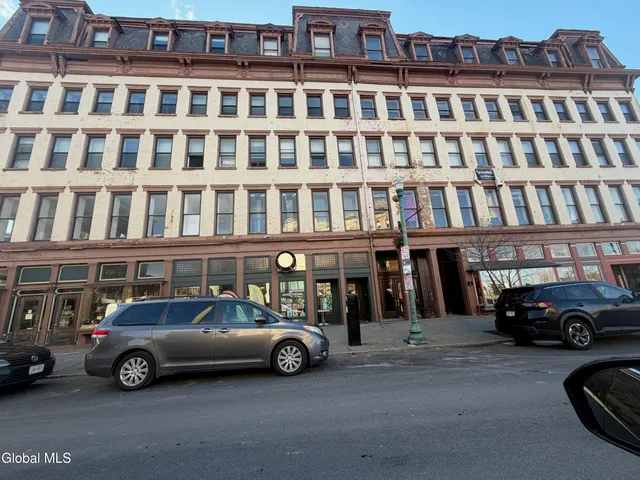 $1,300 | 5 Broadway, Unit 212, Troy, NY 12180