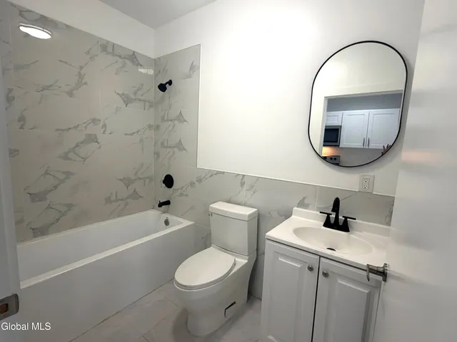 $1,300 | 5 Broadway, Unit 212, Troy, NY 12180