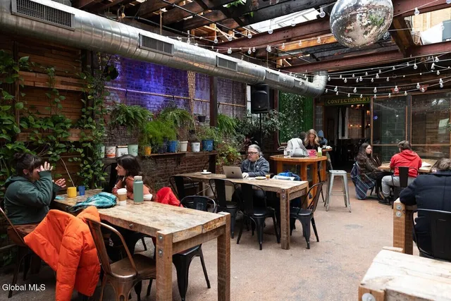 $1,300 | 5 Broadway, Unit 212, Troy, NY 12180