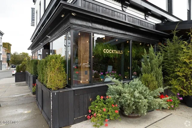 $1,300 | 5 Broadway, Unit 212, Troy, NY 12180