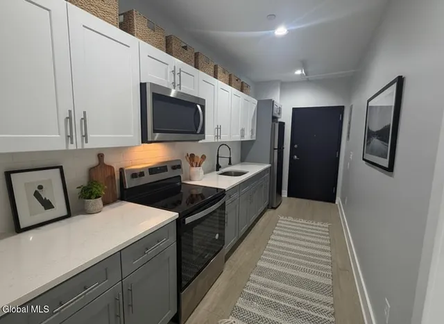 $1,300 | 5 Broadway, Unit 212, Troy, NY 12180