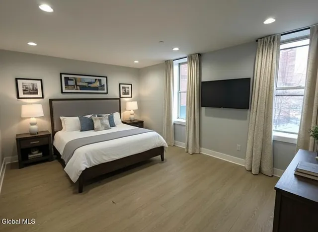 $1,300 | 5 Broadway, Unit 212, Troy, NY 12180