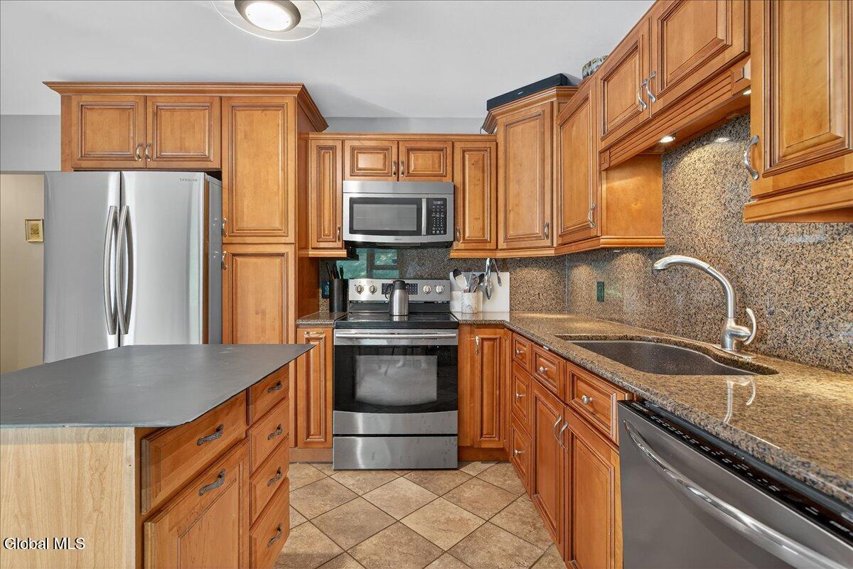 290 Plank Road Brunswick, NY 12182 - Photo 8 of 25 8