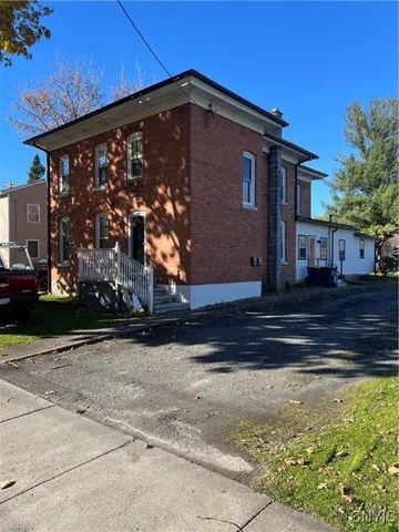 $1,775 | 45 East Oneida Street, Unit 2, Lysander, NY 13027