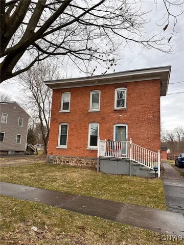 $1,775 | 45 East Oneida Street, Unit 2, Lysander, NY 13027