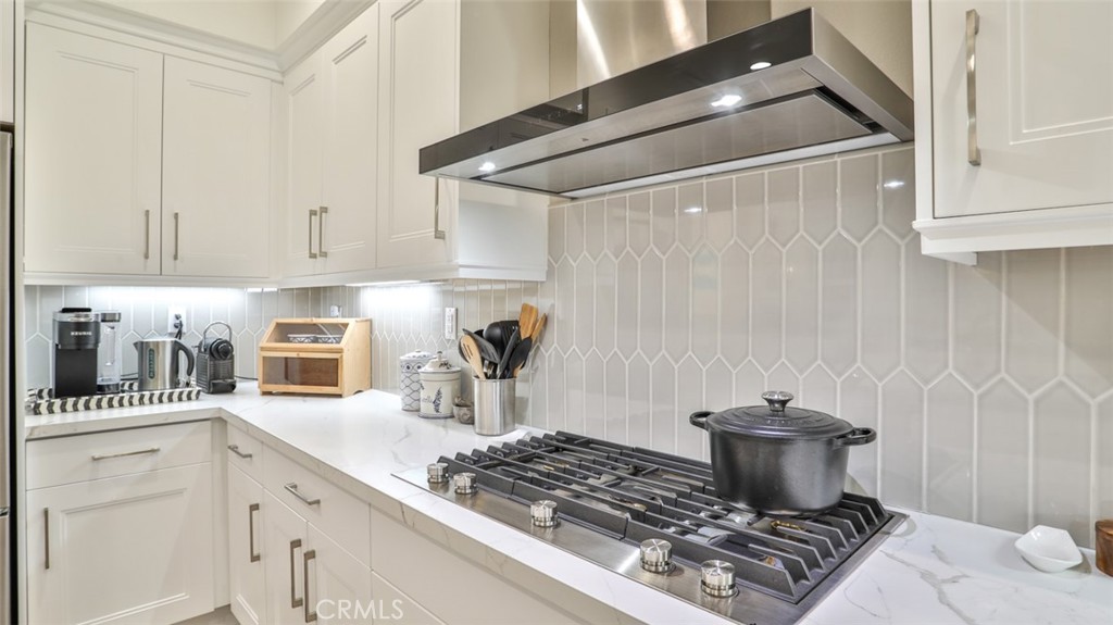 3319 Doheny Way Dana Point, CA 92629 - Photo 15 of 75 Kitchen with everything you need to enjoy your stay.