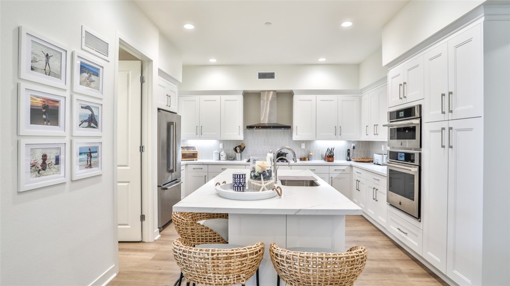 3319 Doheny Way Dana Point, CA 92629 - Photo 10 of 75 Kitchen with everything you need to enjoy your stay.