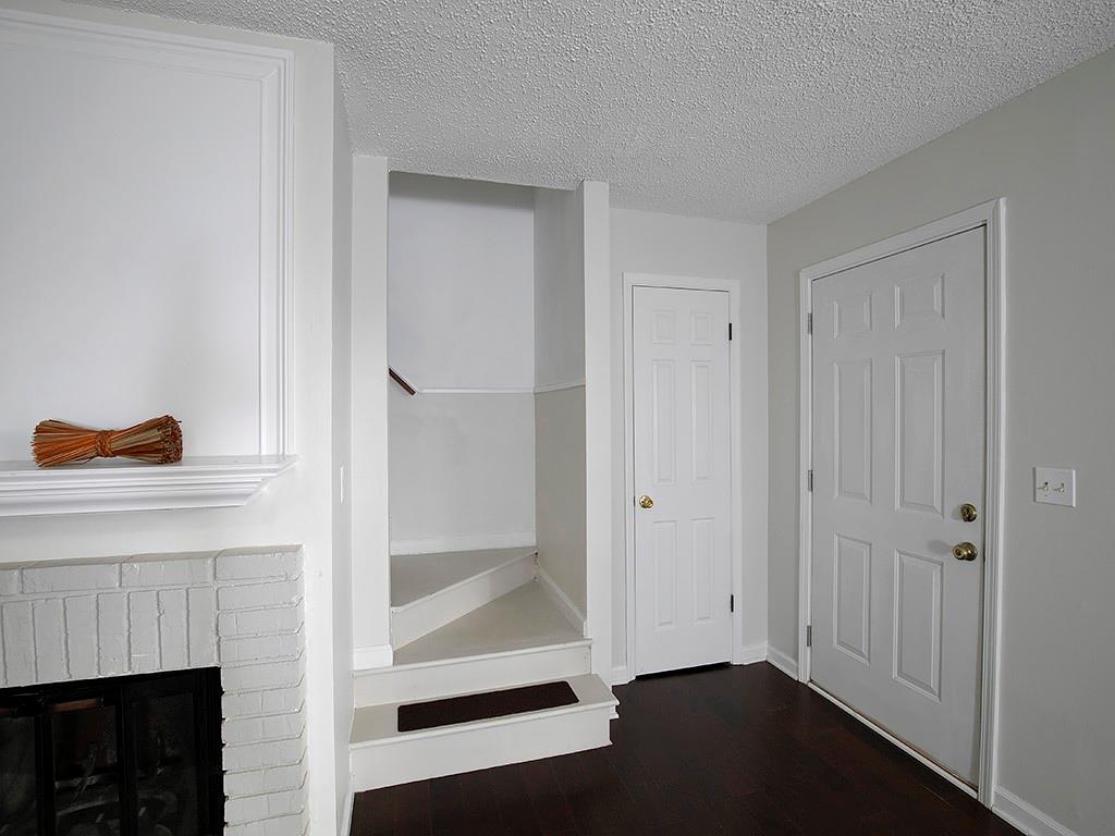 1018 Old Holcomb Bridge Road Roswell, GA 30076 - Photo 4 of 25