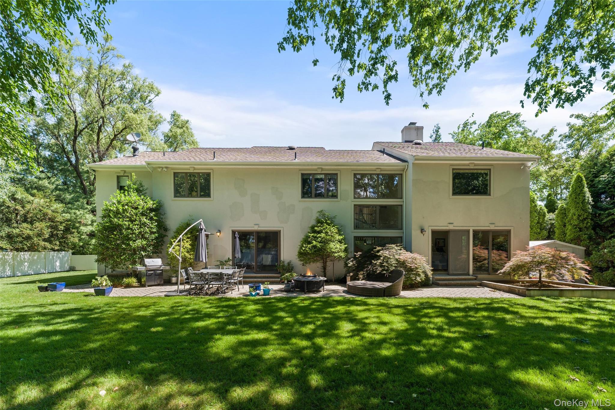 6 Magnetti Circle Mamaroneck, NY 10543 - Photo 20 of 24 a front view of house with yard
