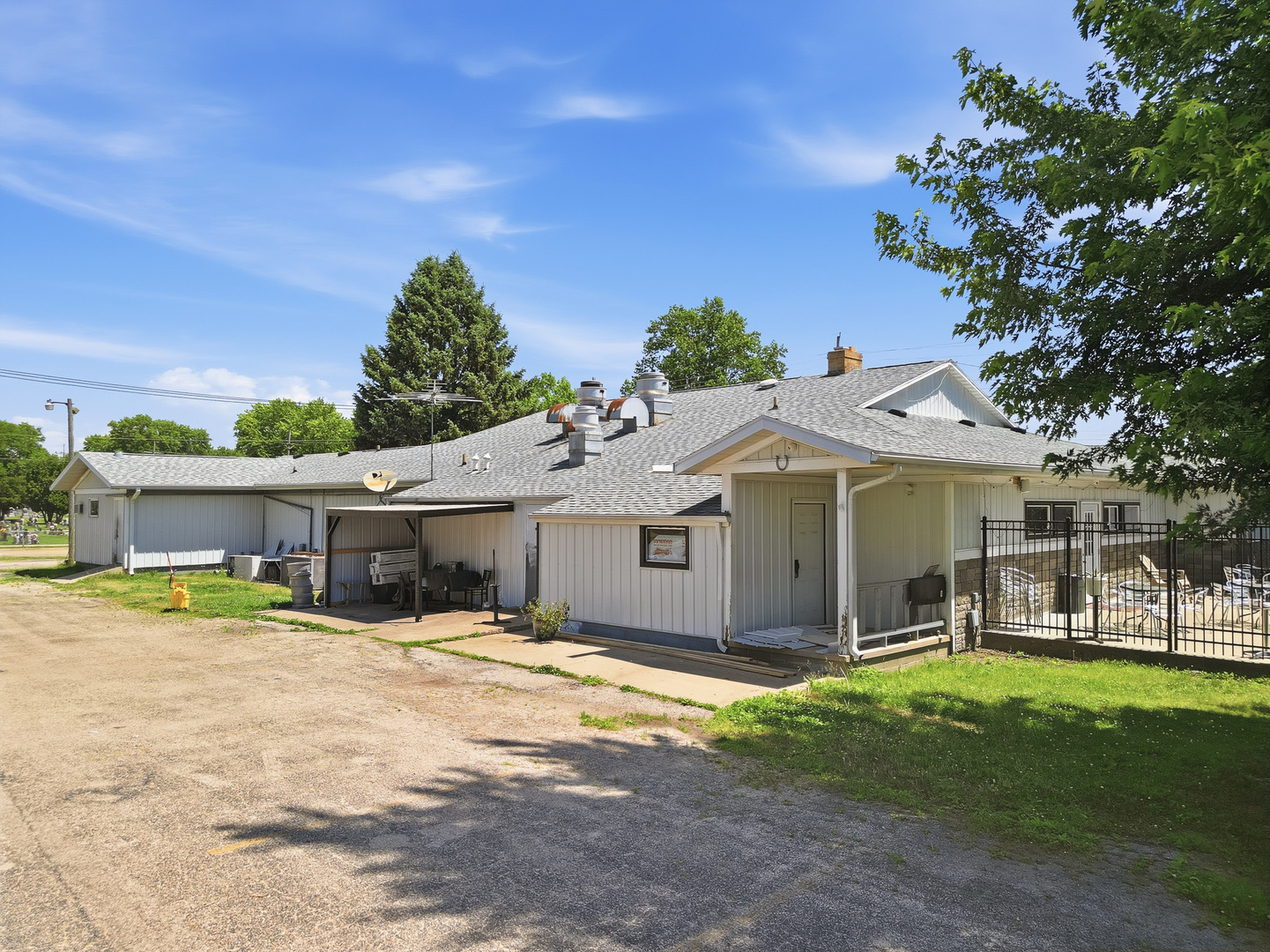 707 Freeport Road Sterling, IL 61081 - Photo 14 of 49