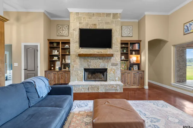 $640,000 | 215 Deerfield Lake Circle, Longview, TX 75605