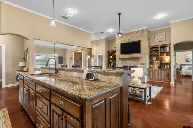 $640,000 | 215 Deerfield Lake Circle, Longview, TX 75605