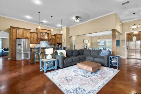 $624,900 | 215 Deerfield Lake Circle, Longview, TX 75605