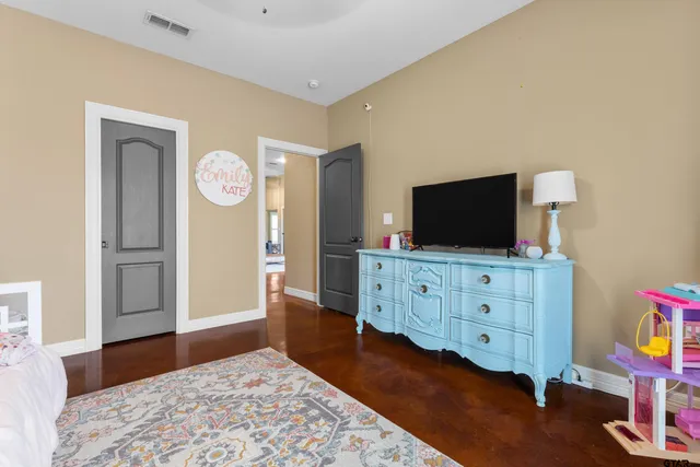 $640,000 | 215 Deerfield Lake Circle, Longview, TX 75605