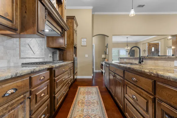 $624,900 | 215 Deerfield Lake Circle, Longview, TX 75605