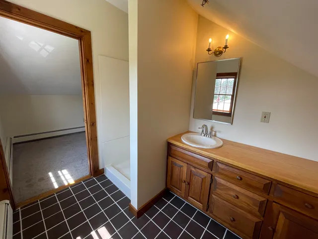 $3,500 | 454 Main Street, Fremont, NH 03044