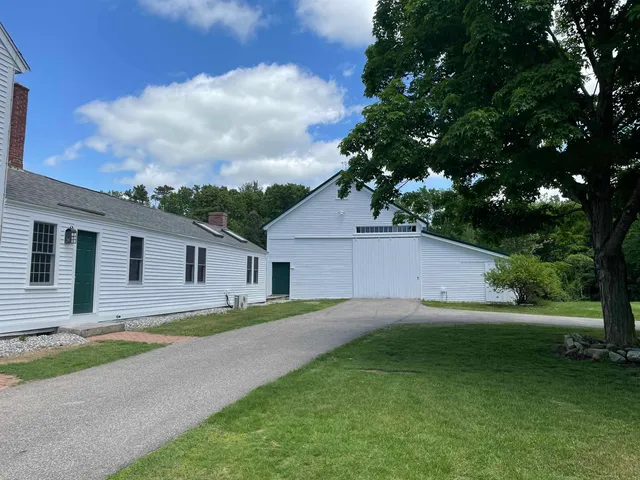 $3,500 | 454 Main Street, Fremont, NH 03044