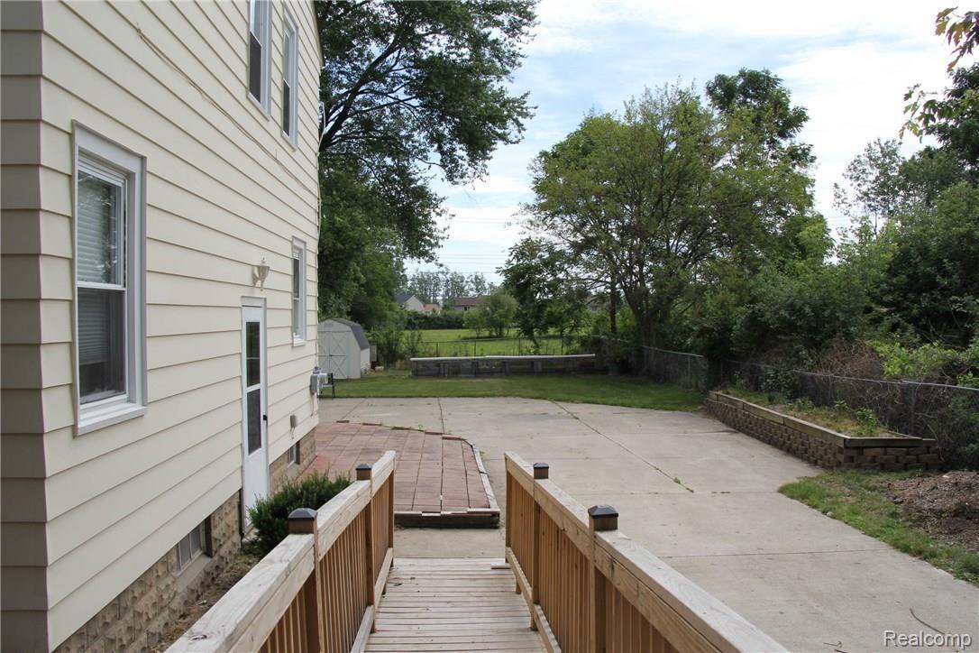 6259 Denton Road Belleville, MI 48111 - Photo 22 of 29 IMG_5699.jpg