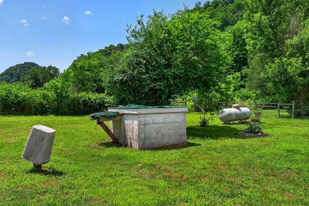 747 Hunting Creek Road Whitleyville, TN 38588 - Photo 32 of 33