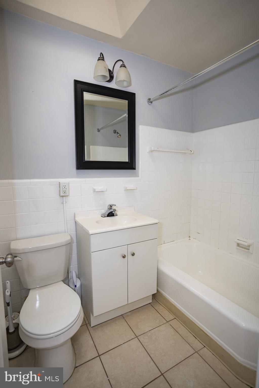 8246 Temple Road Philadelphia, PA 19150 - Photo 20 of 34