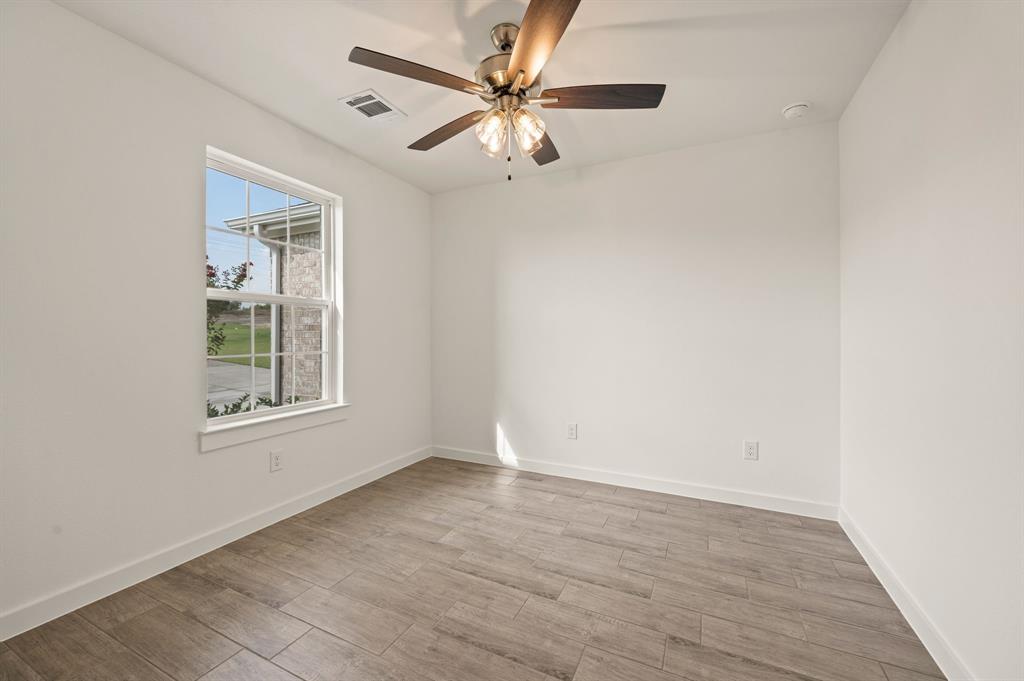 3960 J E Woody Road Springtown, TX 76082 - Photo 6 of 27 Gallery Image 6