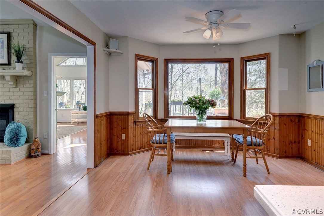 110 Westminster Place Williamsburg, VA 23188 - Photo 27 of 50 a living room with furniture and a wooden floor