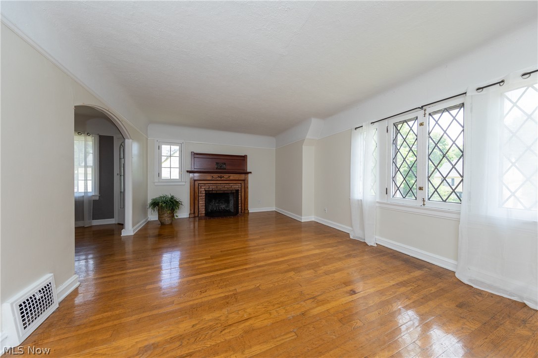 3658 Daleford Road Cleveland, OH 44120 - Photo 11 of 28