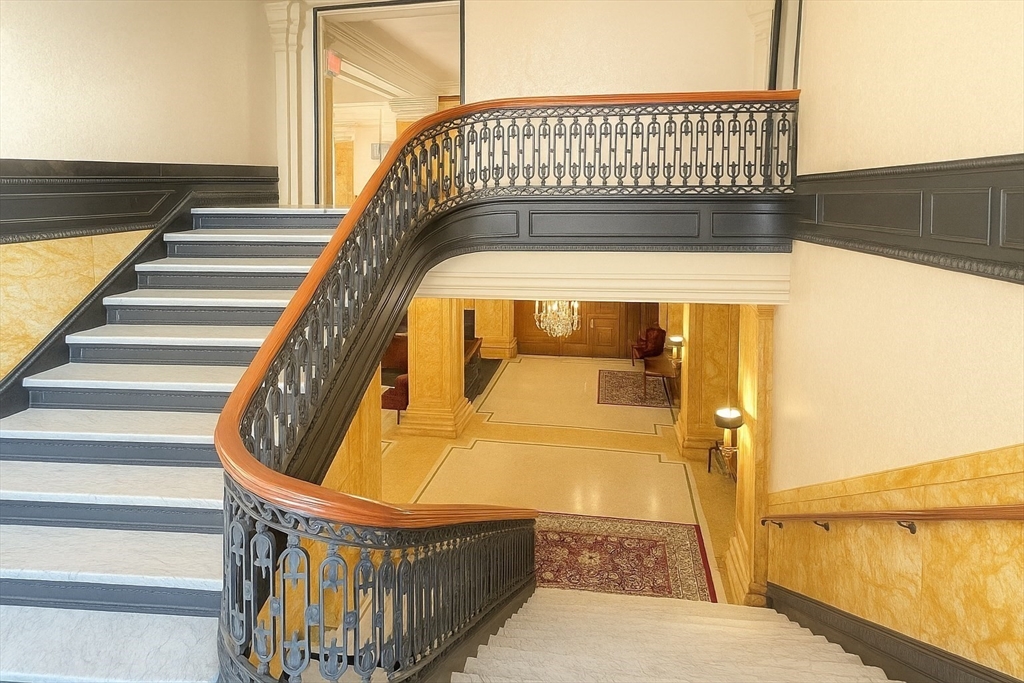 140 Chestnut Street, Unit 709 Springfield, MA 01103 - Photo 16 of 18 a view of entryway