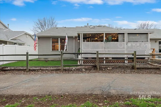 $350,000 | 1417 Lois Lane, Nampa, ID 83686