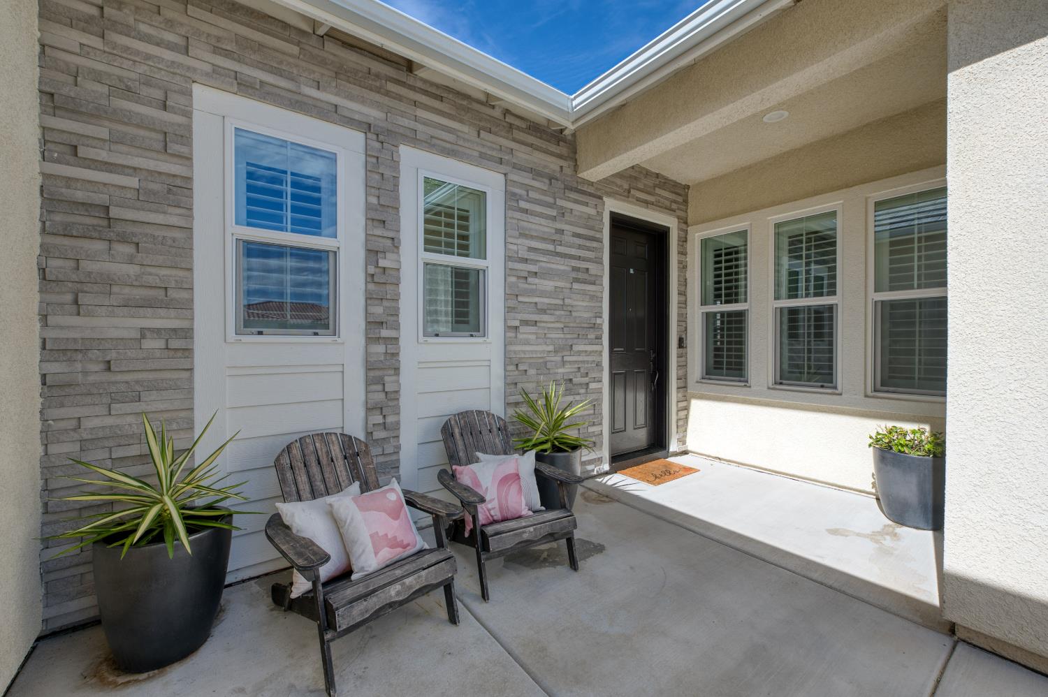 948 Beaver Pond Loop Madera, CA 93636 - Photo 4 of 98